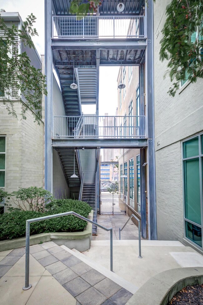 03 - 60 East Spring Street-3.jpg