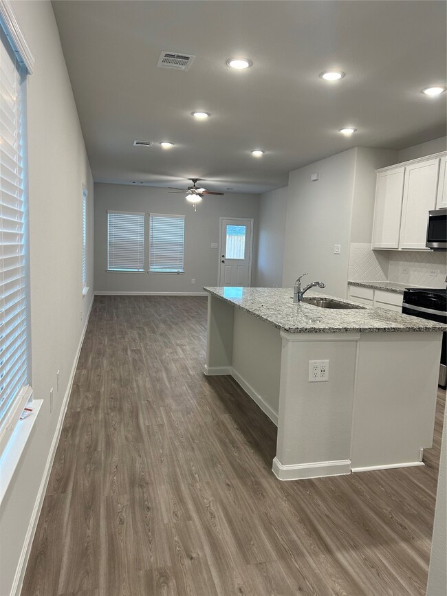 8019 Peppercorn St, Magnolia, TX 77354 - photo 3