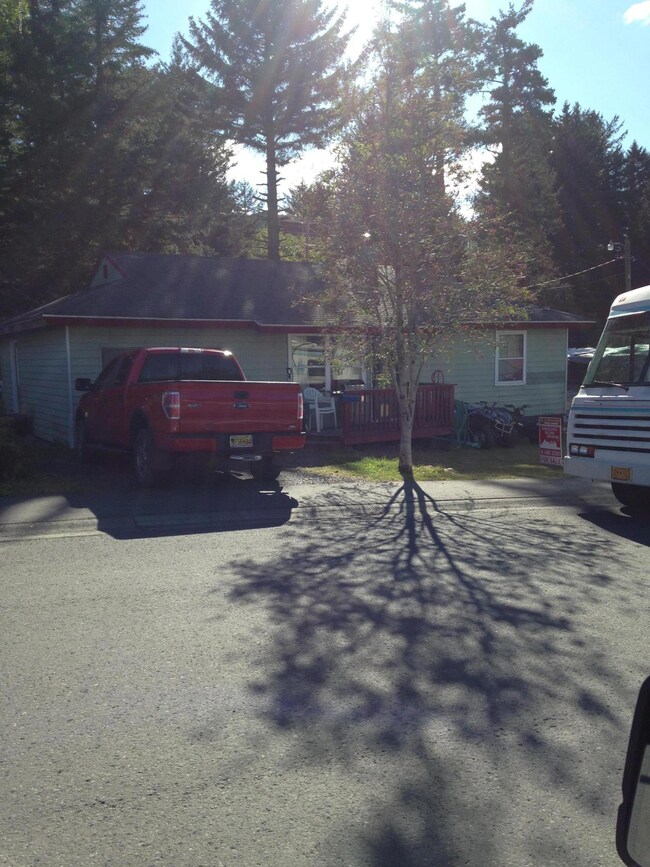 816 Willow St, Kodiak, AK 99615 - photo 2