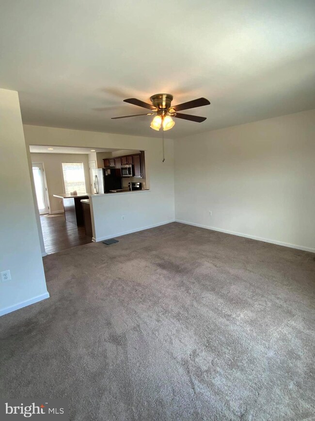 211 Sage Cir, Winchester, VA 22603 - photo 4