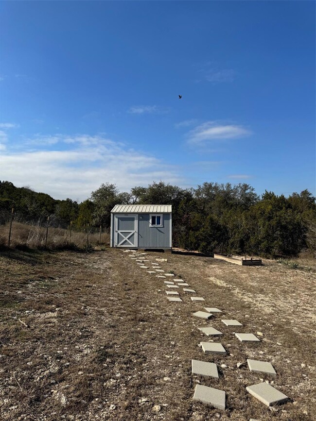 2402 Fox Ct, Granbury, TX 76048 - photo 6