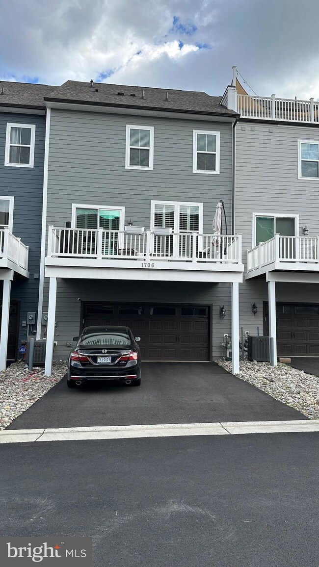 1720 Autumn Maple Leaf Dr, Dumfries, VA 22026 - photo 4