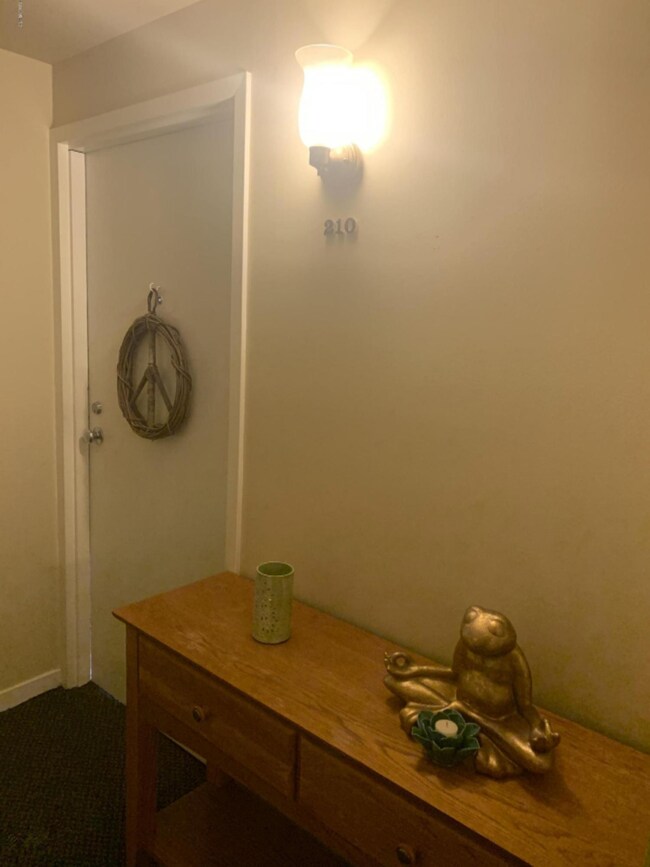 297 Clay - Entry