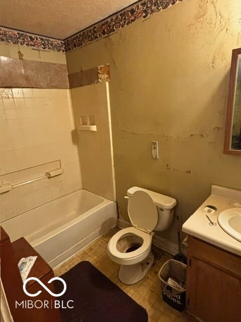 933 N Tuxedo St, Indianapolis, IN 46201 - photo 6