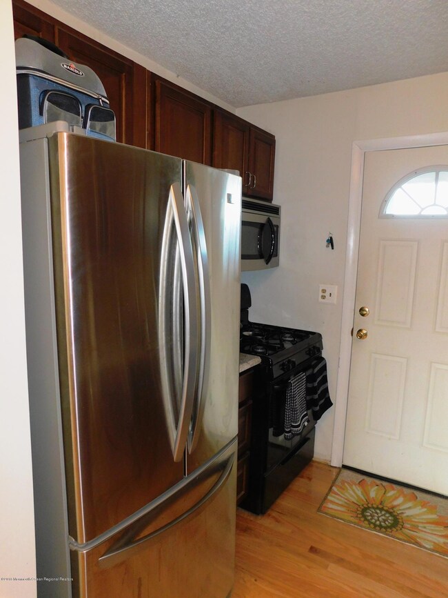 2 Rumson Rd unit 14, Sea Bright, NJ 07760 - photo 5