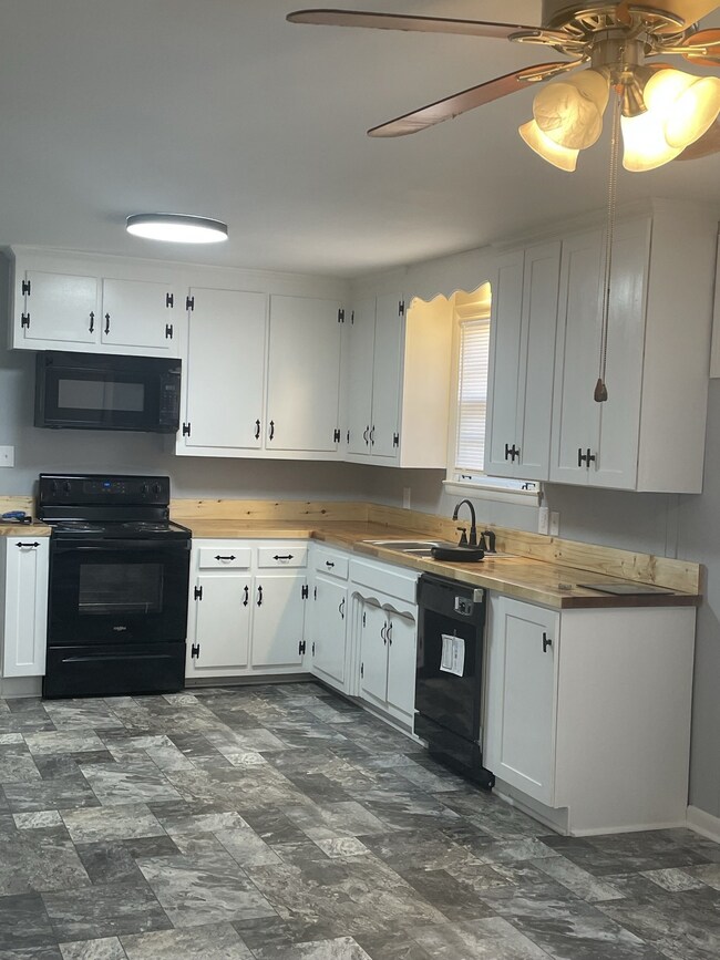 2000 Westwood Dr, Columbia, TN 38401 - photo 4