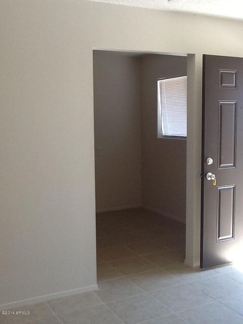 Kitchen/Dining Entry