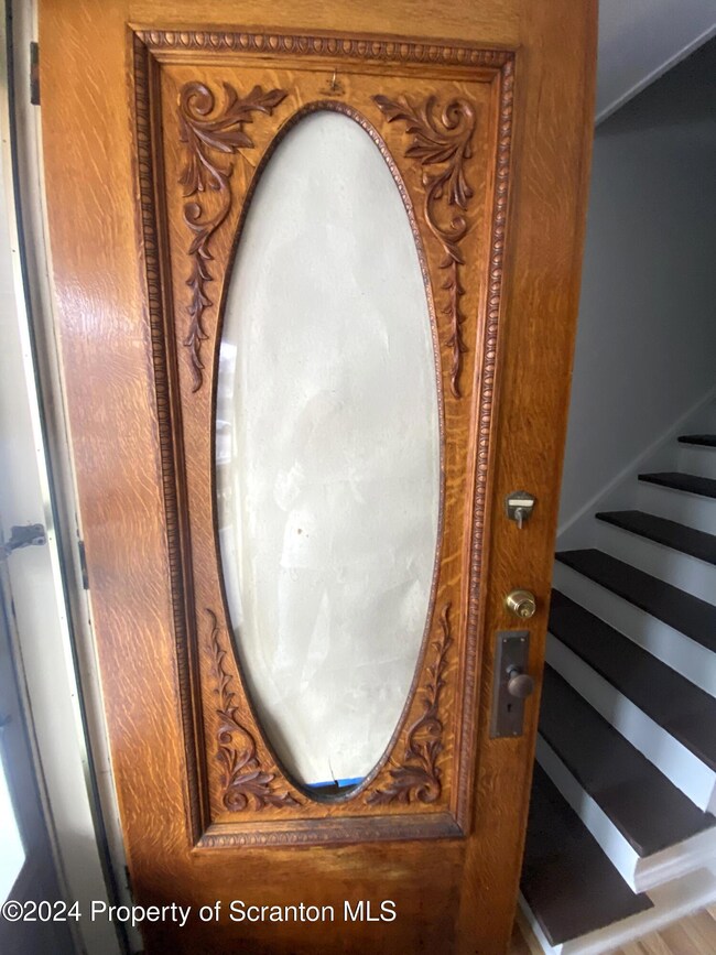 718 Maple St, Scranton, PA 18505 - photo 2