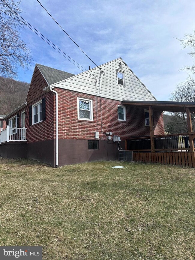 12606 McDonald Rd SE, Cumberland, MD 21502 - photo 4
