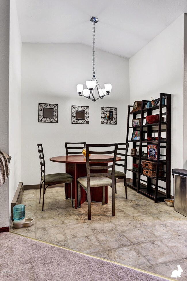 8_Dining