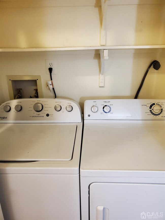 207 Green Hollow Dr unit 207, Iselin, NJ 08830 - photo 7