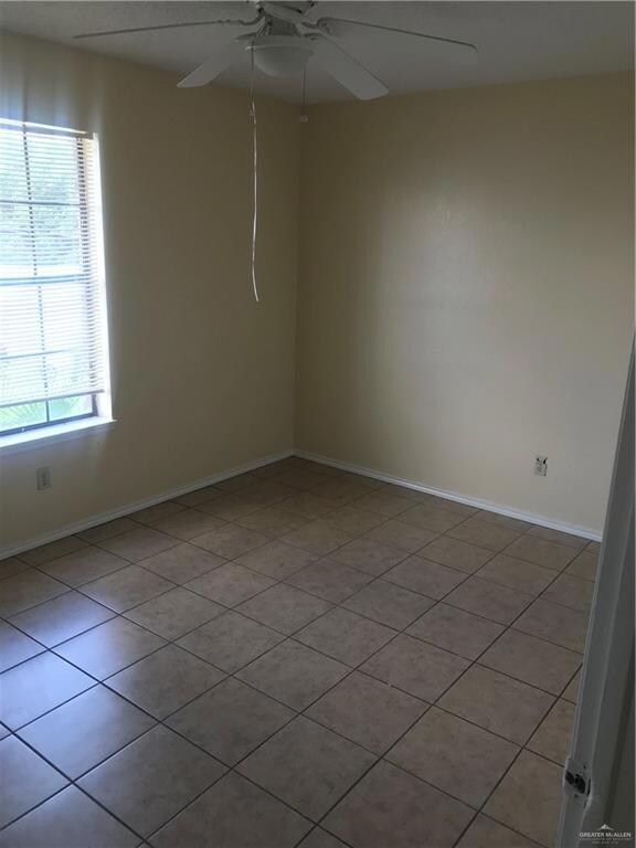 1000 W Caffery Ave unit B7, Pharr, TX 78577 - photo 6