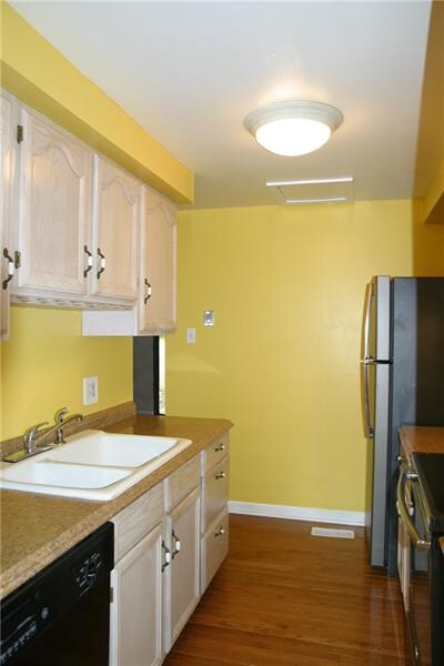 Complementary color scheme enhances the natural to