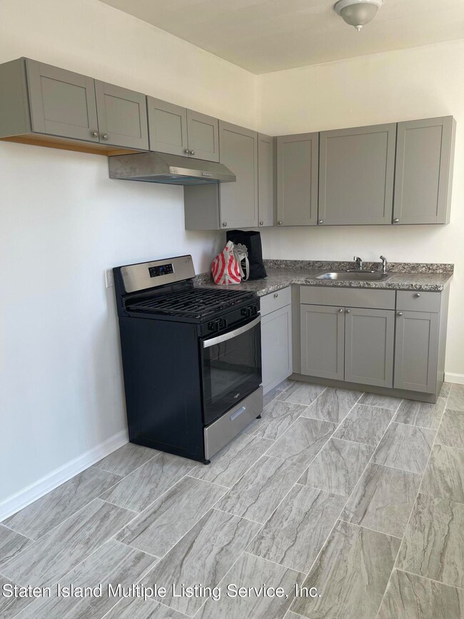677 Bay St unit 1, Staten Island, NY 10304 - photo 4