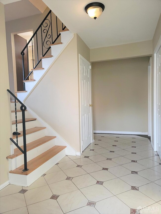 42 Rieder Rd, Edison, NJ 08817 - photo 3