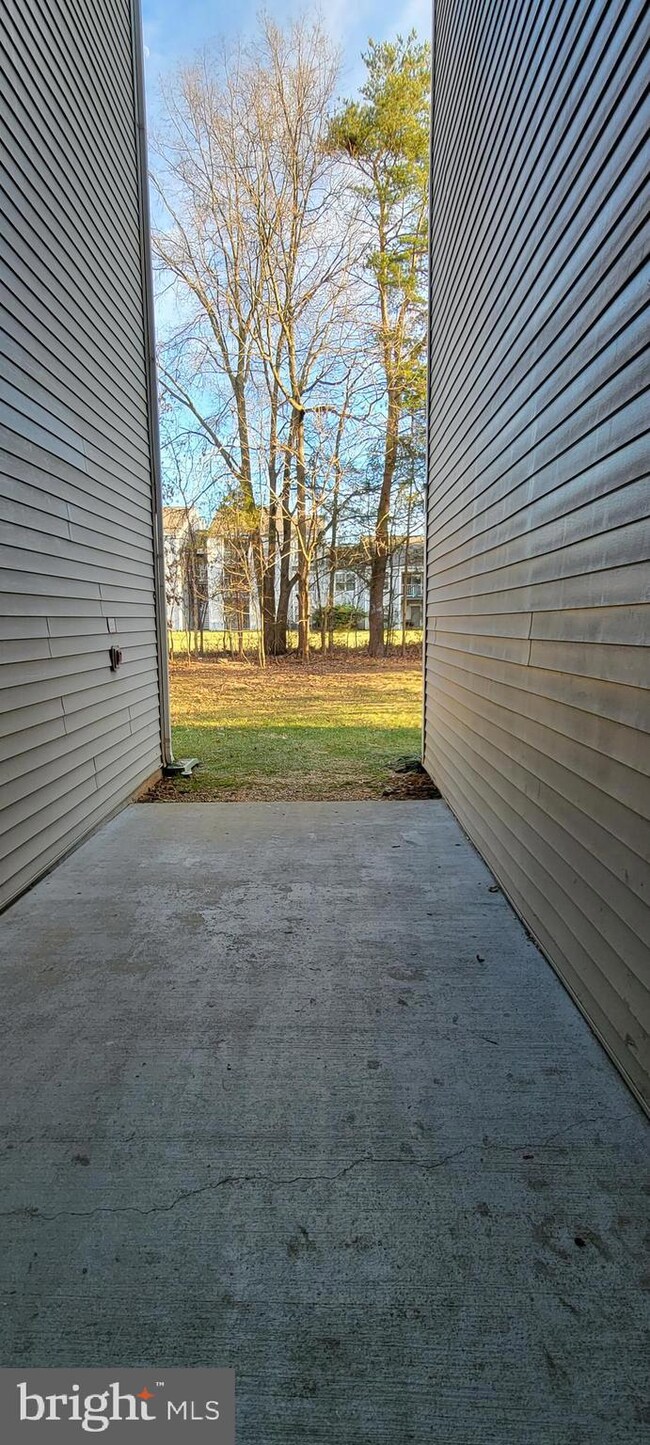 11009 Kinship Ct unit 102, Manassas, VA 20109 - photo 2