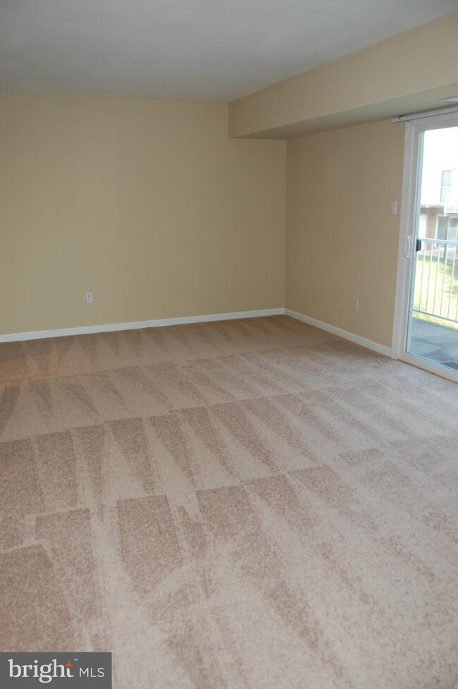 14475 Saint Germain Dr, Centreville, VA 20121 - photo 4