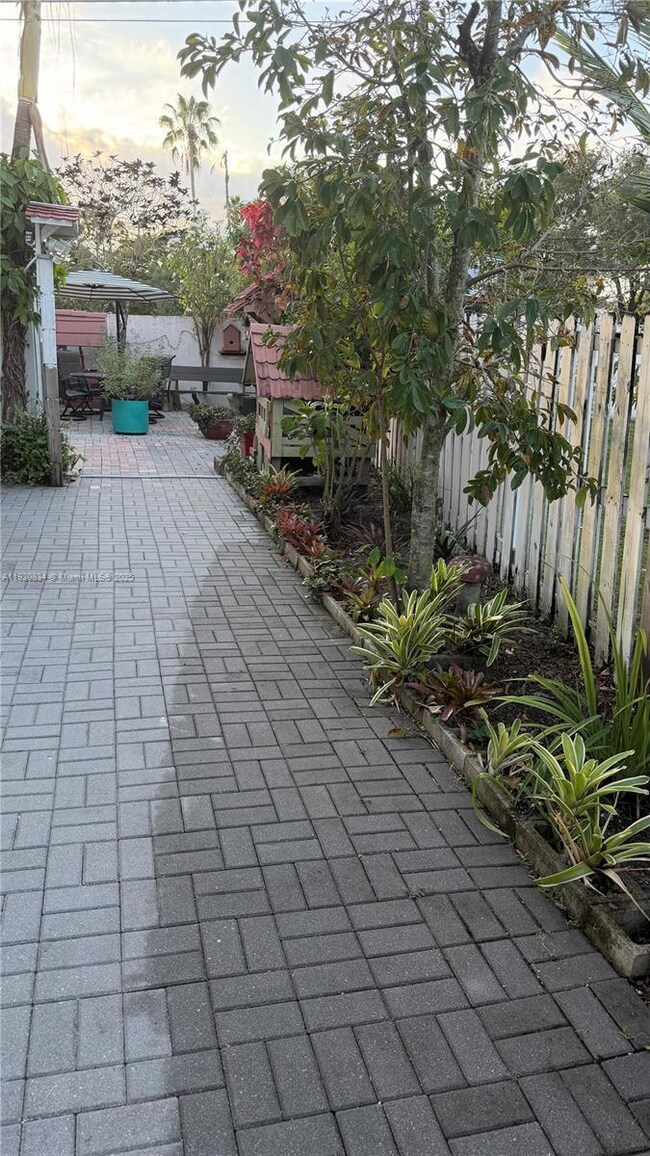 721 NW 135th Way unit A, Plantation, FL 33325 - photo 7