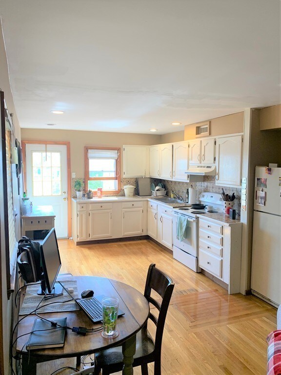 235 W 5th St unit 3, Boston, MA 02127 - photo 3