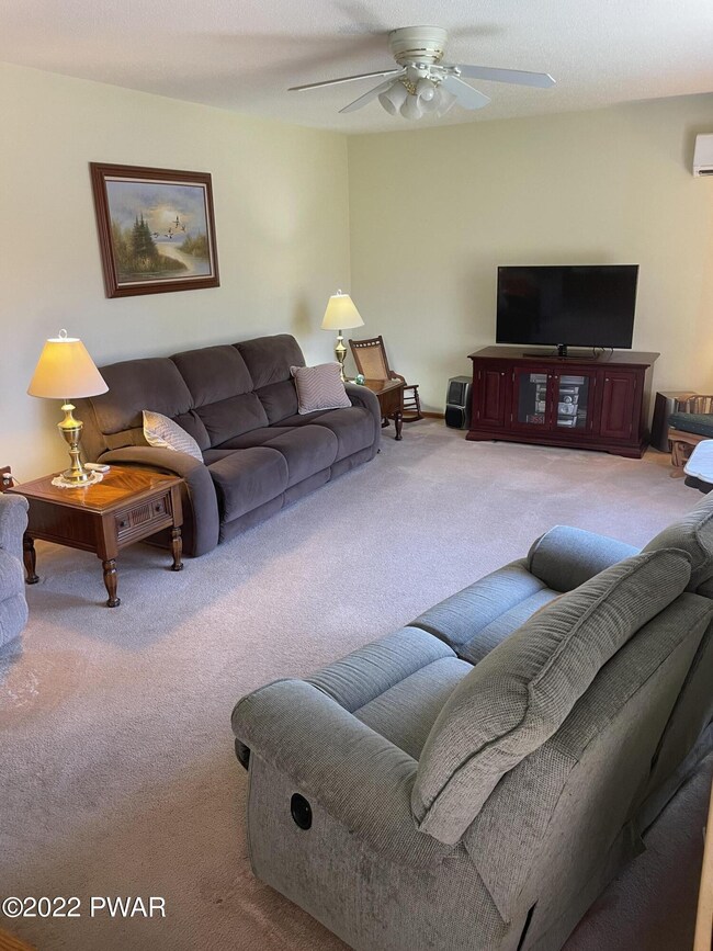 350 Spruce St, Hawley, PA 18428 - photo 3