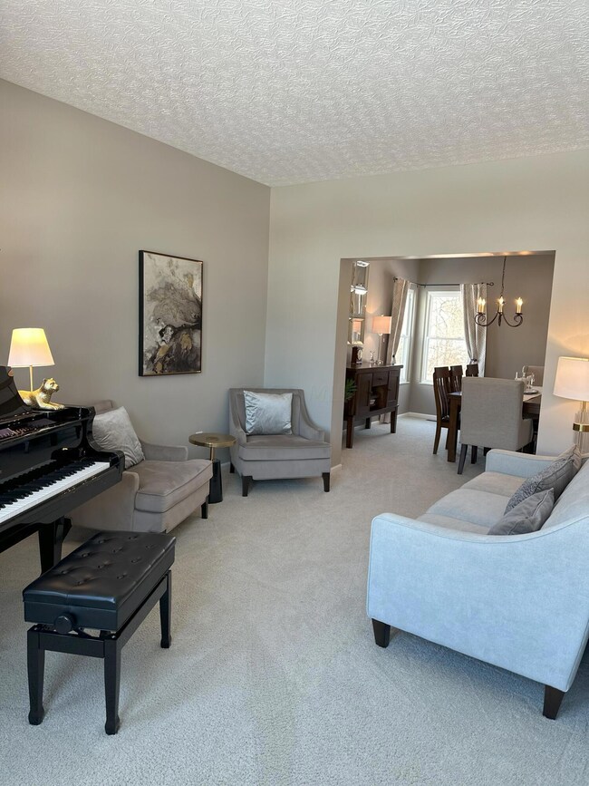 10 Family room 2