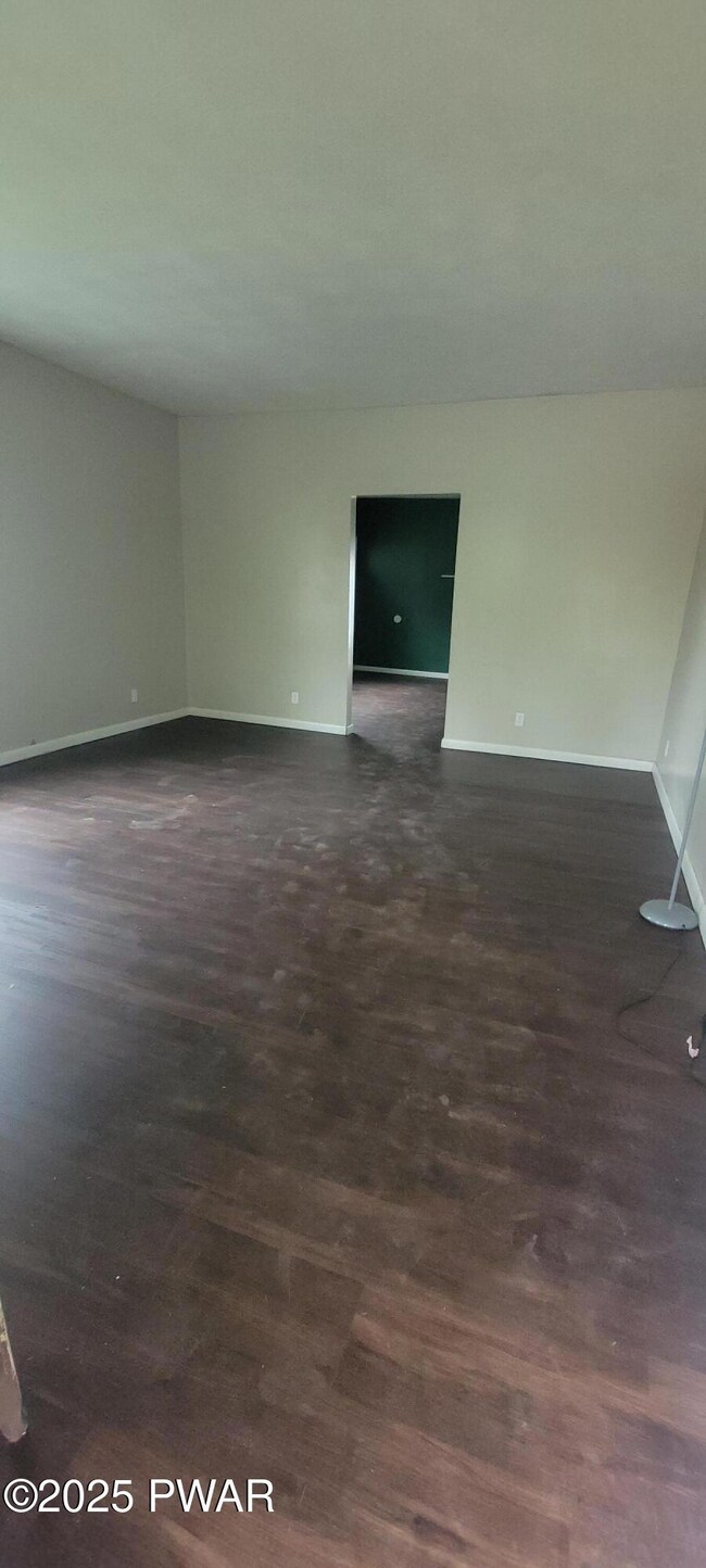 809 N Main St, Duryea, PA 18642 - photo 4