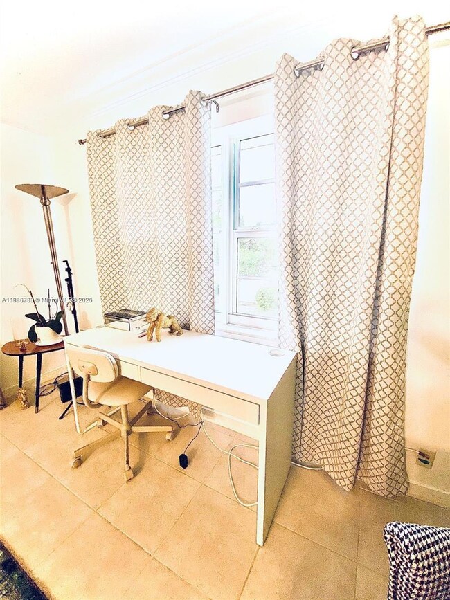 1520 Mckinley St unit 216E, Hollywood, FL 33020 - photo 6