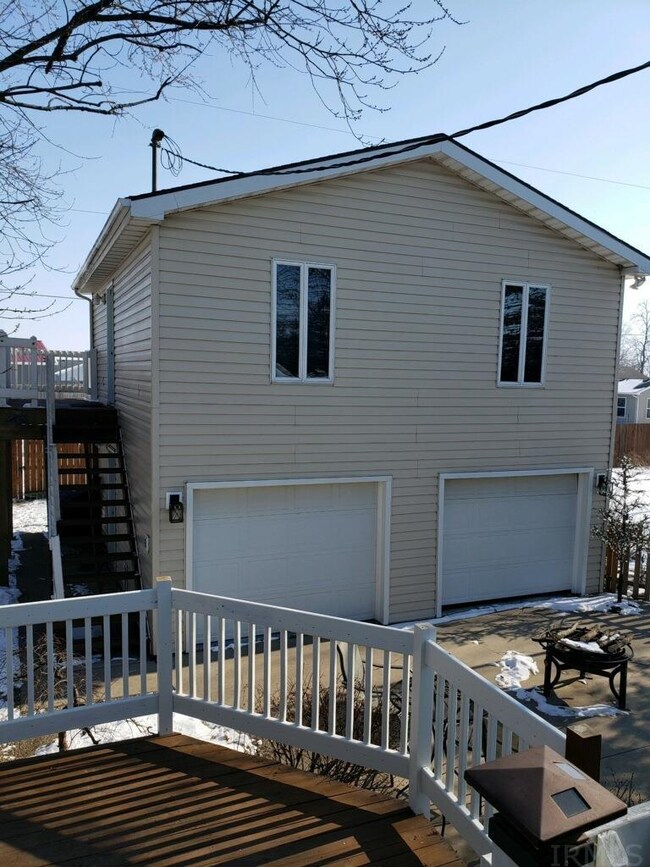 604 Maxine Dr, Ossian, IN 46777 - photo 5