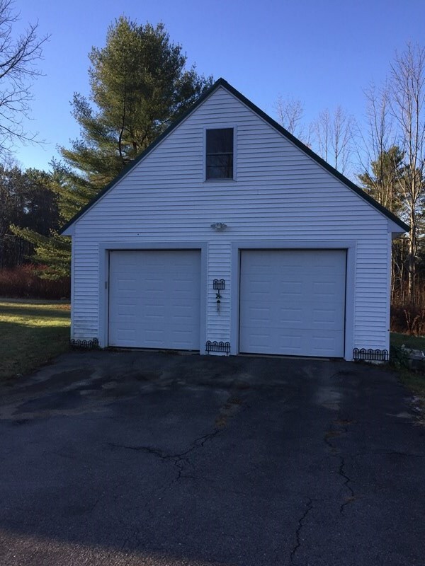 418 Parker Mountain Rd, Strafford, NH 03884 - photo 3