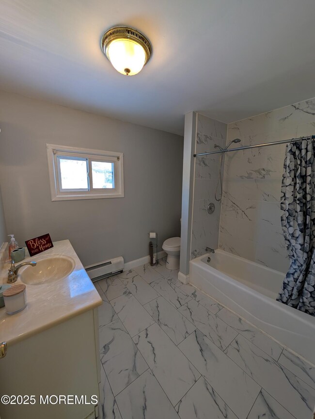 619 Leland - bath1