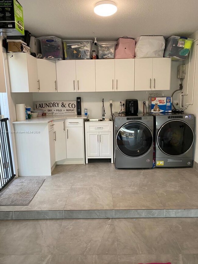 7303 NW 57th Dr, Tamarac, FL 33321 - photo 4