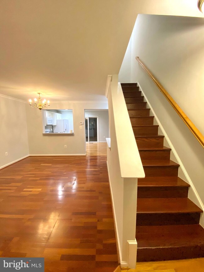 14376 Legend Glen Ct, Gainesville, VA 20155 - photo 5