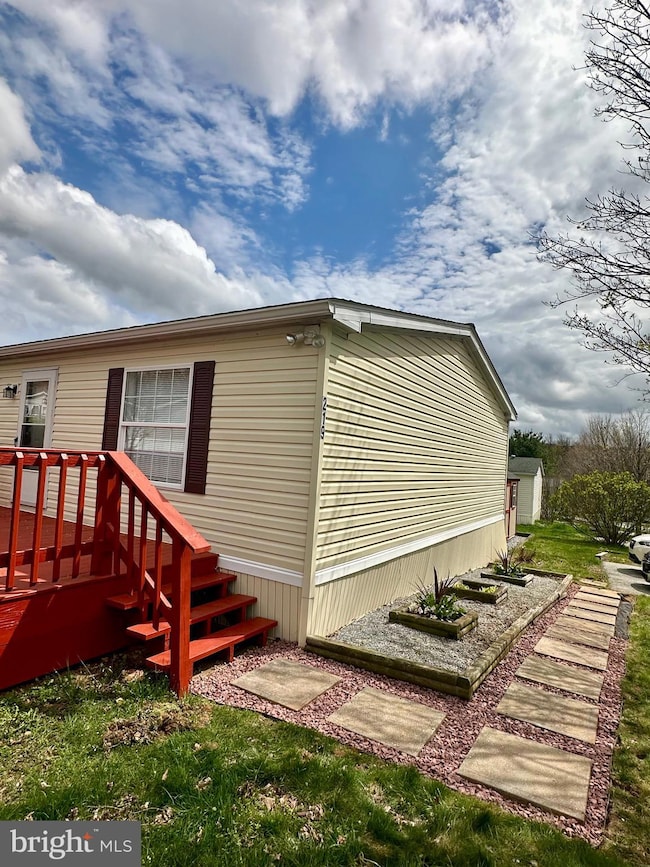 219 Deer Run Dr, Honey Brook, PA 19344 - photo 2