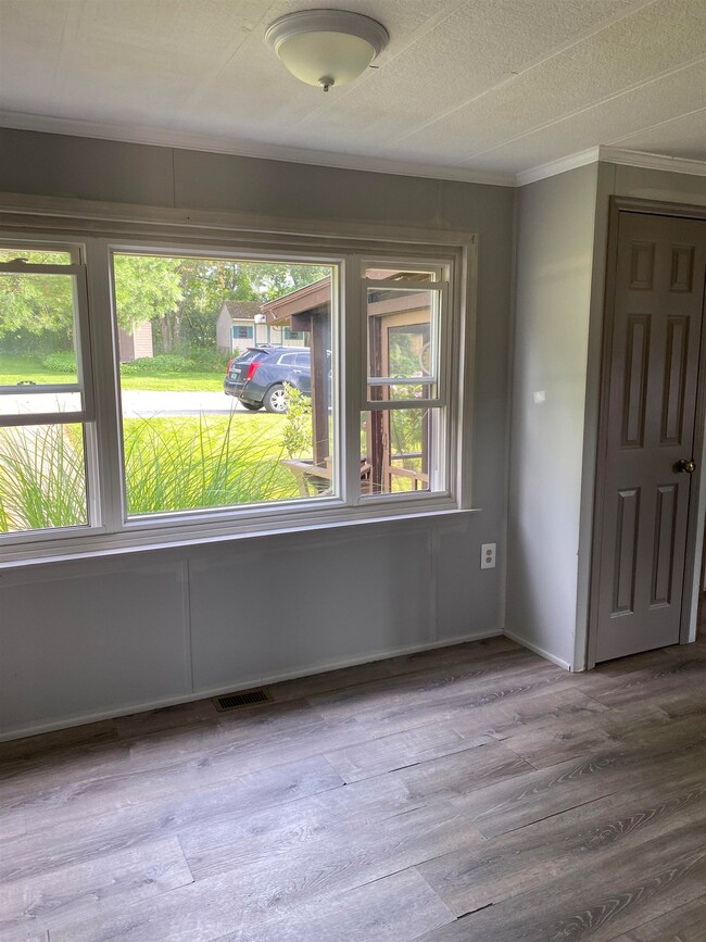 23 Billings Mobile Manor unit 23, Rutland, VT 05701 - photo 5