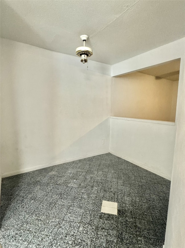 1911 Sherwood Forest St unit 17, Houston, TX 77043 - photo 6