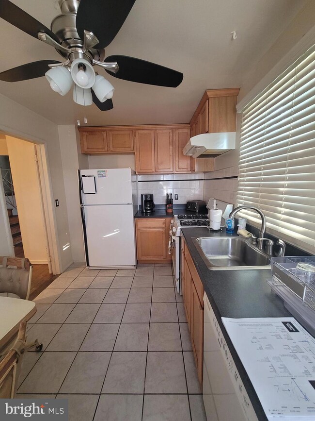 6918 Brompton Rd, Gwynn Oak, MD 21207 - photo 3