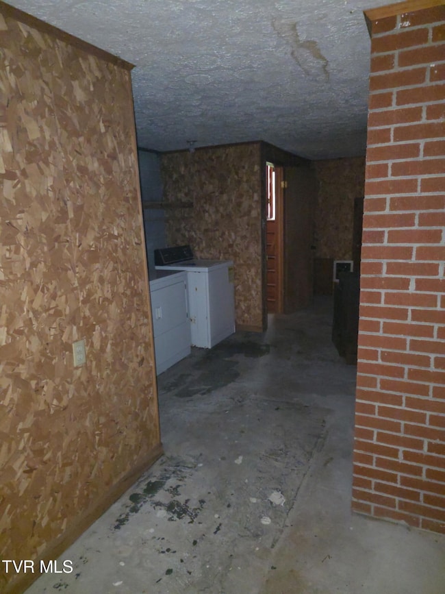 211 Carroll Dr, Fries, VA 24330 - photo 5