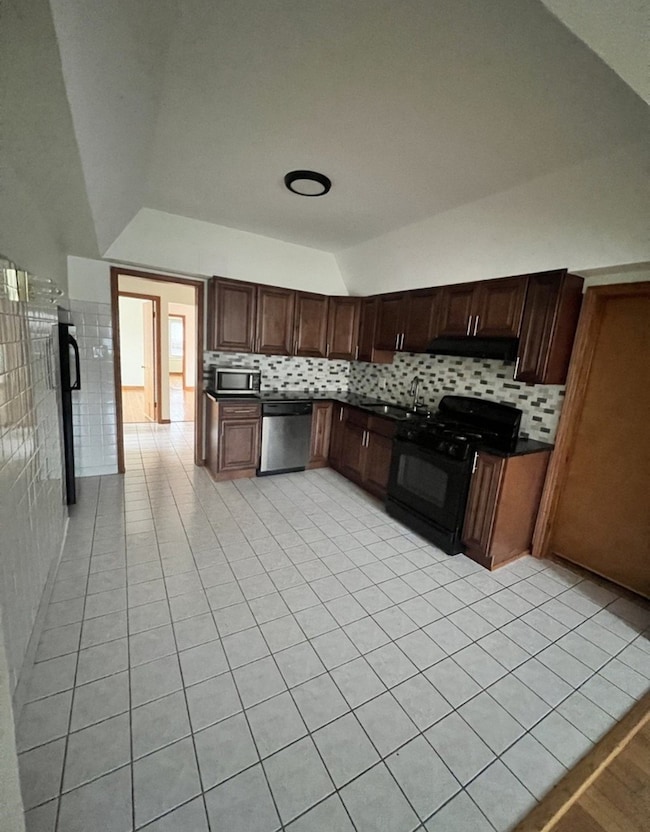 unlisted-address, Chicago, IL 60659 - photo 2