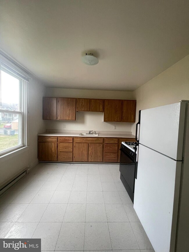 452 W 1st St unit 5, Birdsboro, PA 19508 - photo 5