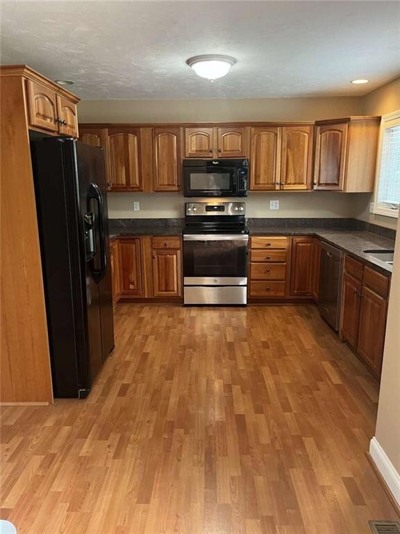 660 Cottage St unit 10, Pawtucket, RI 02861 - photo 2