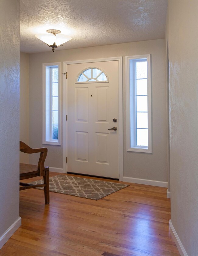 2530 Meadow Creek Dr, Medford, OR 97504 - photo 6