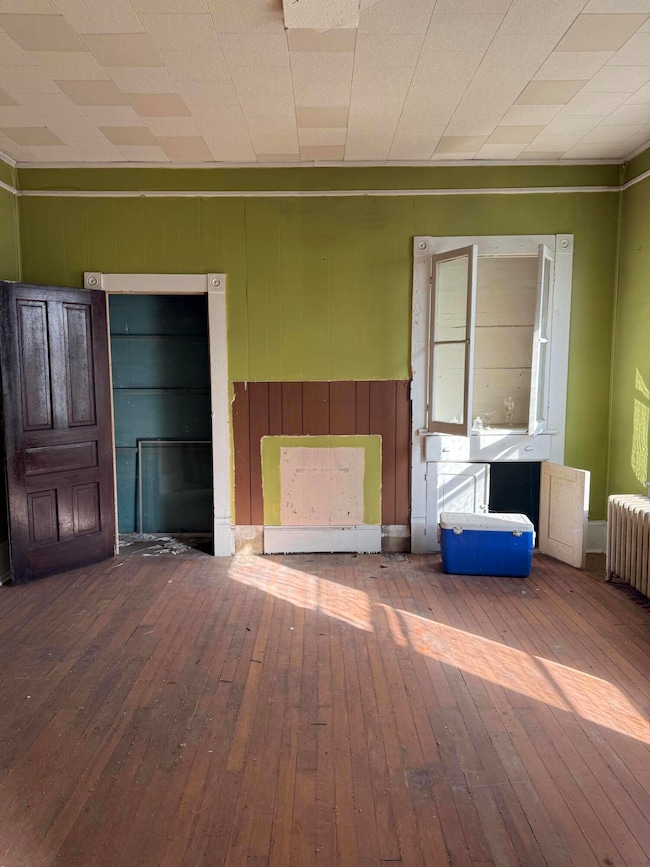 605 Roxbury St, Clifton Forge, VA 24422 - photo 5