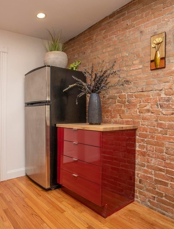 804 E 3rd St unit 3, Boston, MA 02127 - photo 3