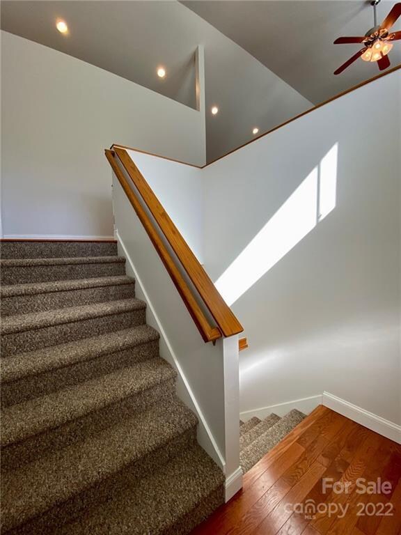 674 Salisbury Rd, Hendersonville, NC 28792 - photo 4