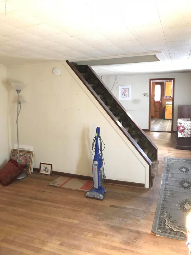 1116/1118 Eynon St, Scranton, PA 18504 - photo 2