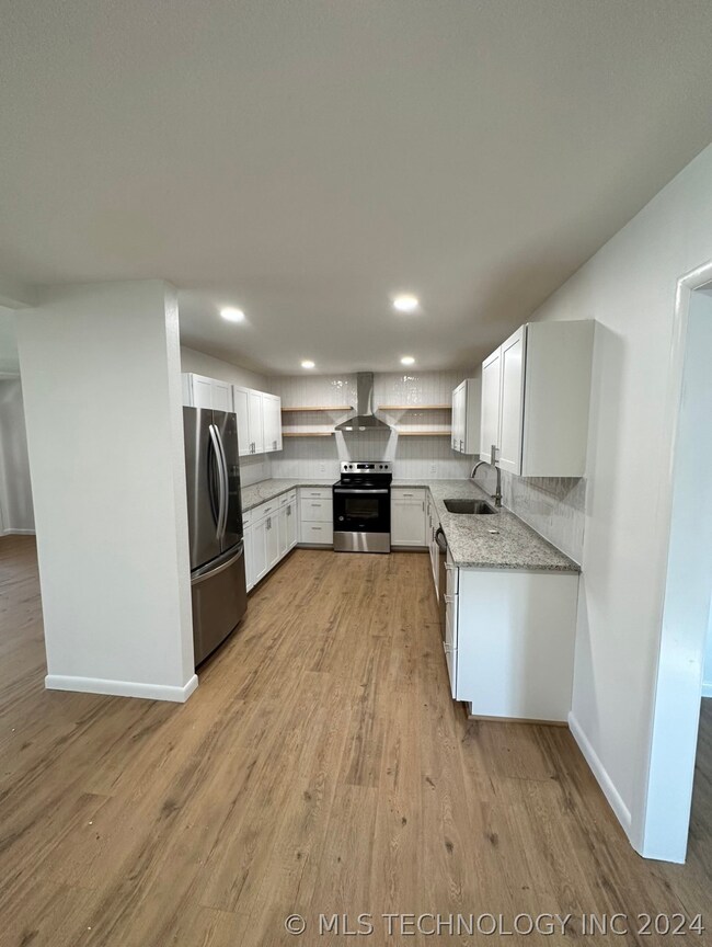 611 W Delaware St, Tahlequah, OK 74464 - photo 5