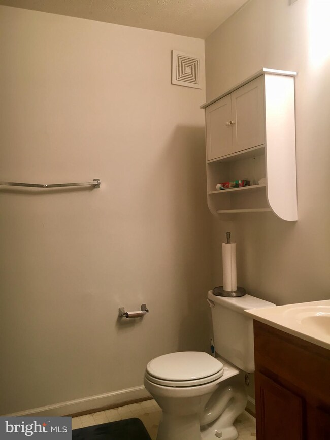 8931 Town Center Cir, Upper Marlboro, MD 20774 - photo 7