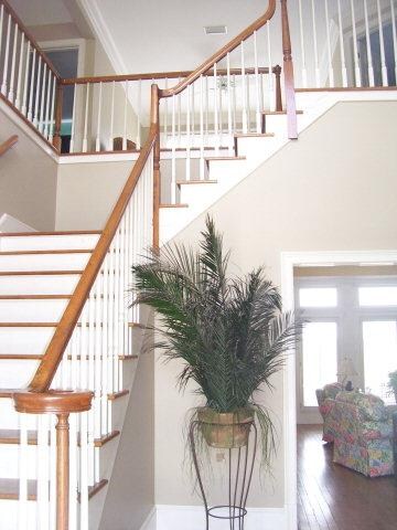 Foyer w/Staircase