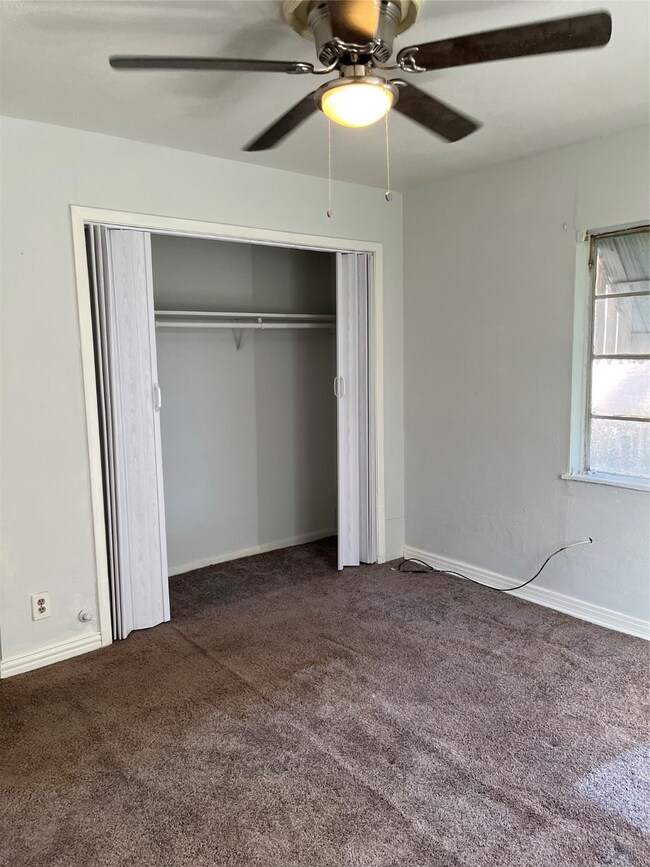 7634 S Hall St, Houston, TX 77028 - photo 5