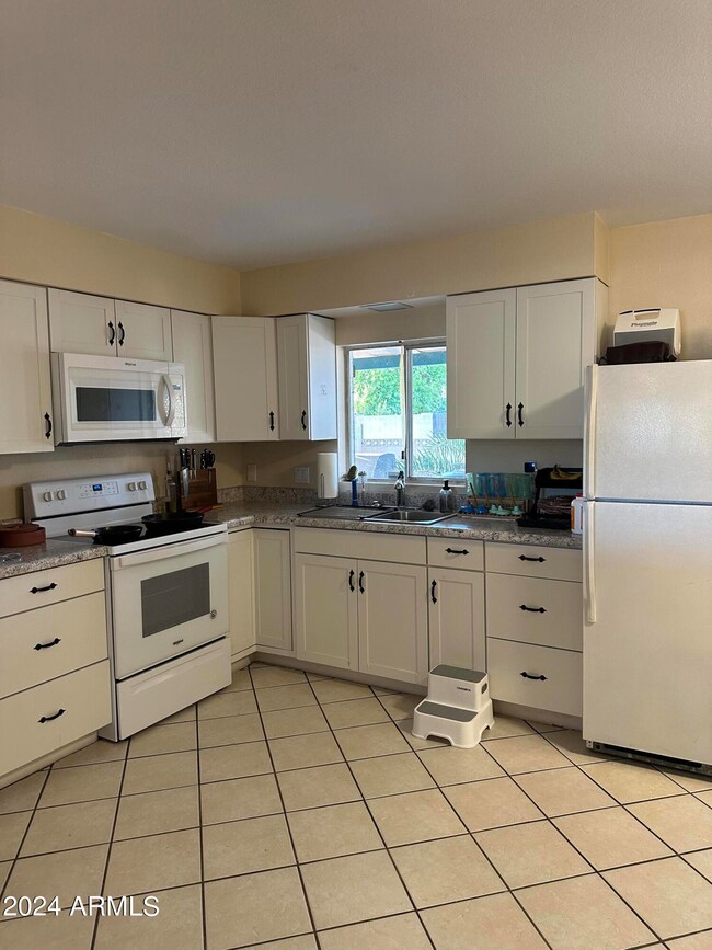 2056 E Bramble Ave, Mesa, AZ 85204 - photo 2